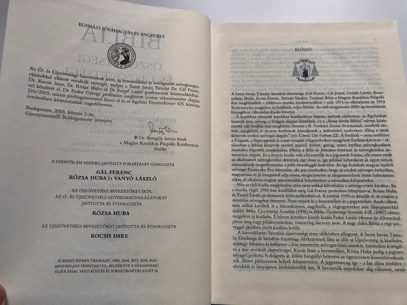 Bible in Hungarian - Old and New Testament Ó- és Újszövetséget (9789633616642.)