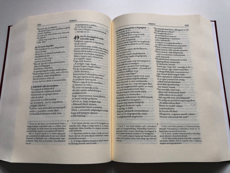 Bible in Hungarian - Old and New Testament Ó- és Újszövetséget (9789633616642.)