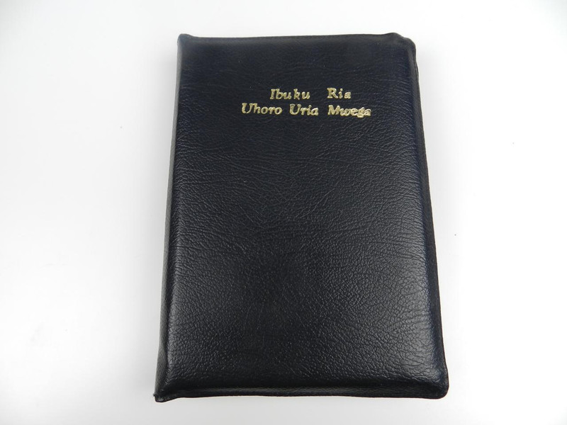 Gikuyu Holy Bible – Black Leather with Zipper