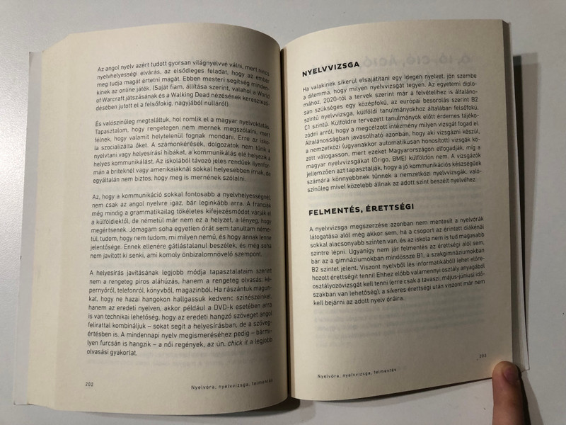 PARENT-GUARDIAN: A guide to the world of upbringing, education and children's rights for parents (9786158054744)