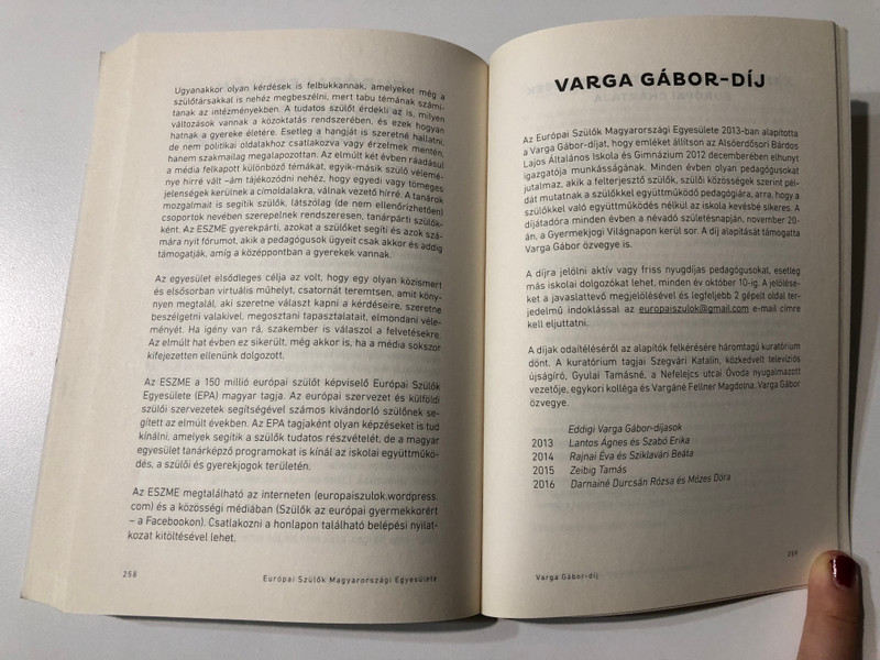 PARENT-GUARDIAN: A guide to the world of upbringing, education and children's rights for parents (9786158054744)