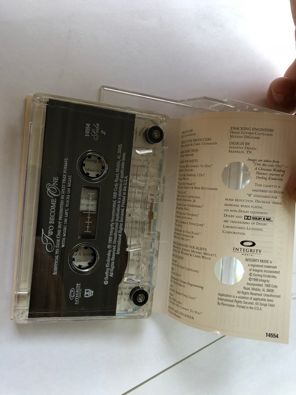 Two Become One – A Worshipful Wedding | Audio Cassette (000768145548)