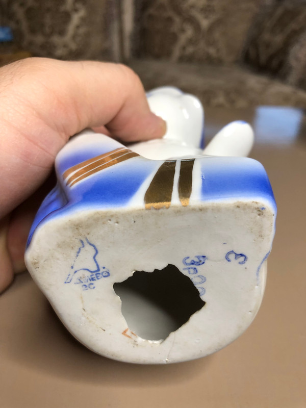 RARE Porcelain Figurine — Snowman Hockey Player, Izvestia Cup 1980 (Dulevo, USSR) (SnowmanHockeyPlayer)