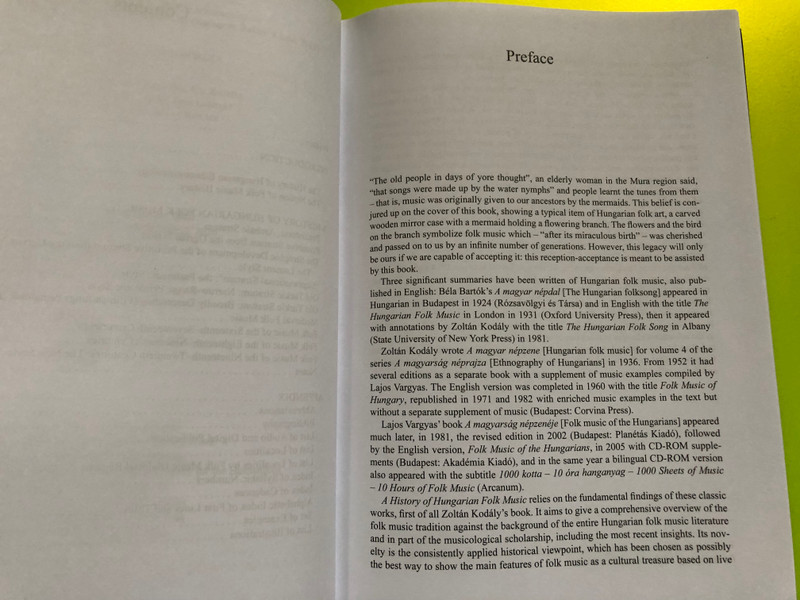 Katalin Paksa's Definitive History of Hungarian Folk Music: Layers, Styles, and Ethnomusicology / Paperback (9789634560821)