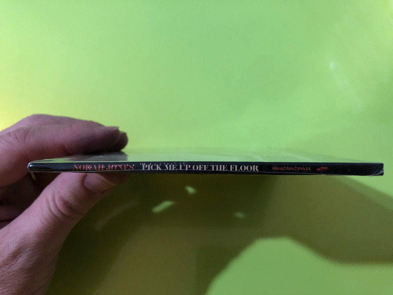 Norah Jones: Pick Me Up Off The Floor CD by Blue Note (602508748844)