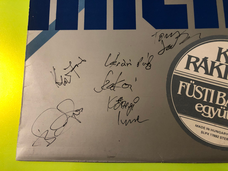 Autographed Kis Rákfogó – Füsti Balogh Együttes Vinyl LP by Krém (SLPX 17692)
