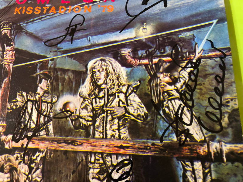 FULLY SIGNED: OMEGA - Élő Omega Kisstadion '79 Double Vinyl LP (ÉlőOmegaKisstadion)