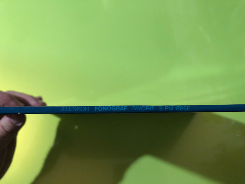 Jelenkor Fonográf Signed Favorit Hungarian Rock Vinyl LP (JelenkorFonográf)