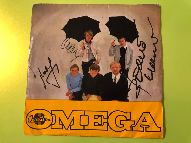 Omega Autographed 7" Vinyl Single - Ismertem egy lányt / Szeretnék visszamenni hozzád (1968) (Ismertemegylányt)