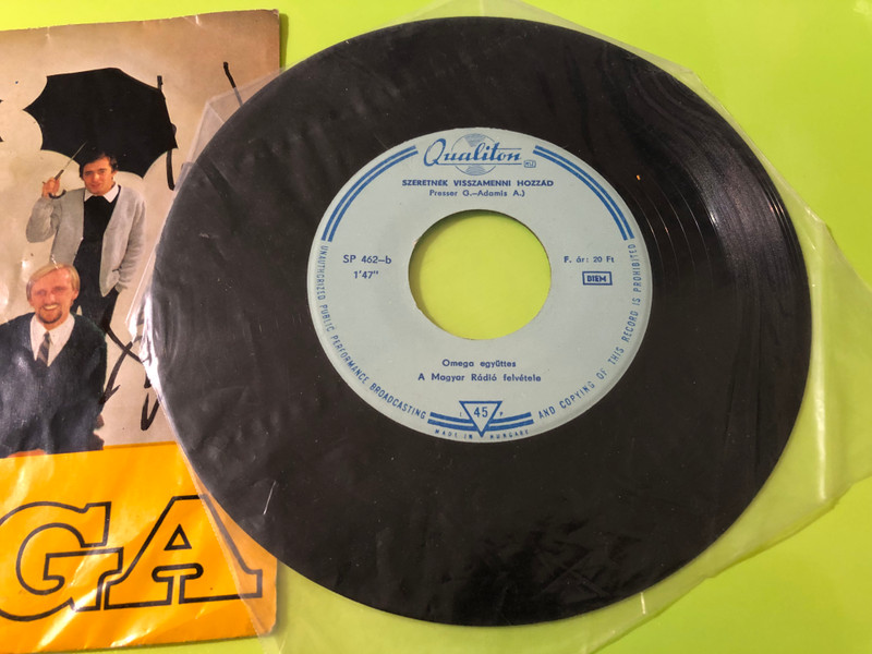 Omega Autographed 7" Vinyl Single - Ismertem egy lányt / Szeretnék visszamenni hozzád (1968) (Ismertemegylányt)