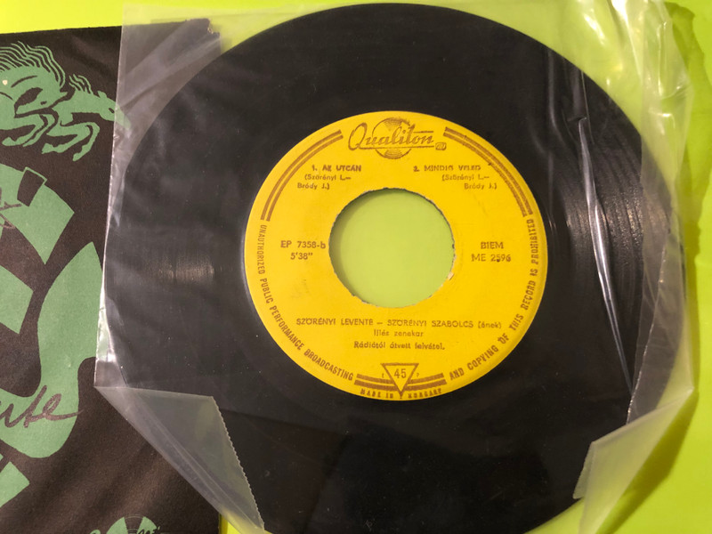 Illés Együttes Autographed 7" Vinyl EP - Légy jó kicsit hozzám (1966) (Légyjókicsithozzám)