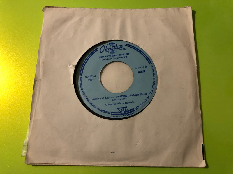 Szörényi Levente & Illés Autographed 7" Vinyl - Nehéz Az Út (1968) (SzörényiLeventeIllés)