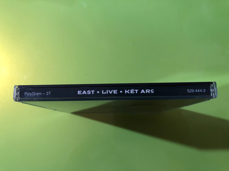 3T / PolyGram Hungary: EAST – Live: Két arc Multi-Signed CD (731452944429)