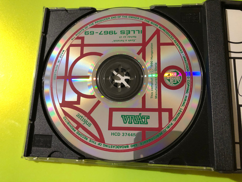 Vivát Hungaroton Illés - 1967-69 Compilation Music CD (Multi-Signed) (5991813744524)