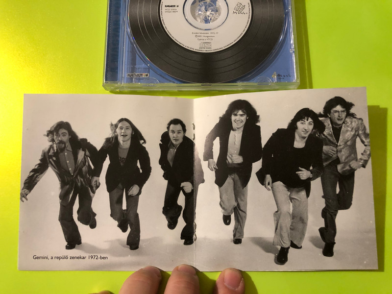 Gemini - Vándorlás a hosszú úton (Összes kislemez 1972-77) Hungaroton CD (Multi-Signed) (5991813797421.)