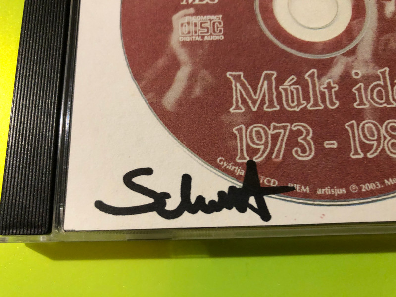 Autographed P. Mobil: Múlt Idő 1973–1984 Mega Records CD (P.MobilMúltIdő)