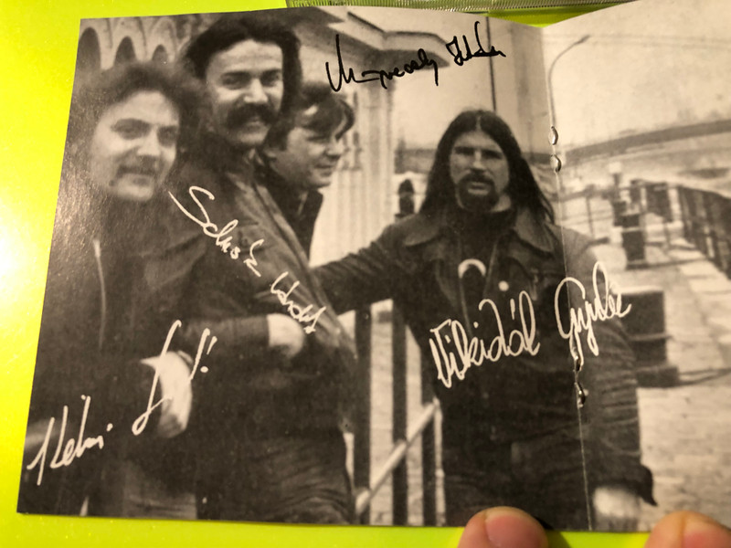 Autographed P. Mobil: Az "Első" Nagylemez '78 MEGA Music CD (5998318760622.)