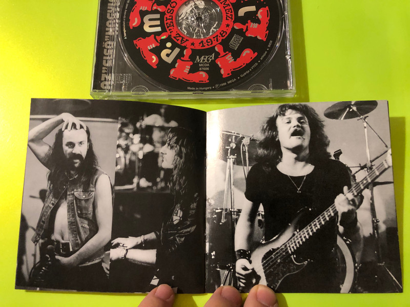 Autographed P. Mobil: Az "Első" Nagylemez '78 MEGA Music CD (5998318760622.)