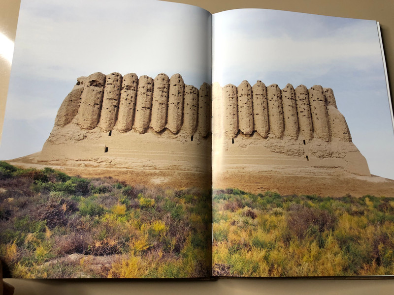 Discovering Civilizations: Historical and Cultural Sites of Merv Illustrated Guide by Turkmen State Publishing Service (A-109567)