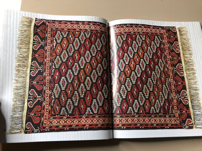 Heavenly Beauty: Arşyň Nepisligi Art Book by Türkmen döwlet neşirýat gullugy (HeavenlyBeauty)