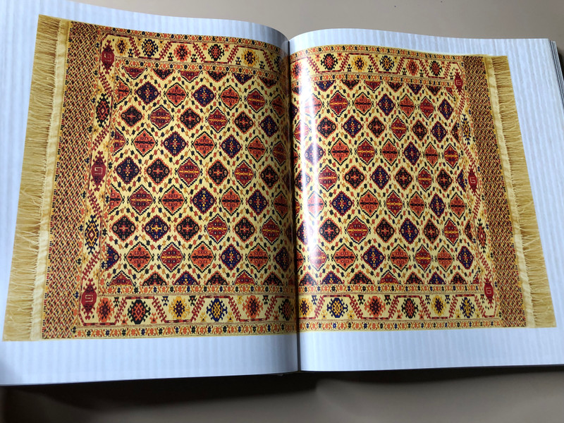 Heavenly Beauty: Arşyň Nepisligi Art Book by Türkmen döwlet neşirýat gullugy (HeavenlyBeauty)