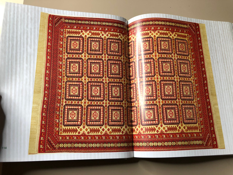 Heavenly Beauty: Arşyň Nepisligi Art Book by Türkmen döwlet neşirýat gullugy (HeavenlyBeauty)