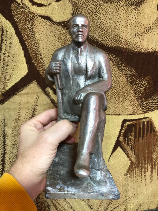 Monumentskulptura Seated Lenin Silumin Statue (Monumentskulptura)