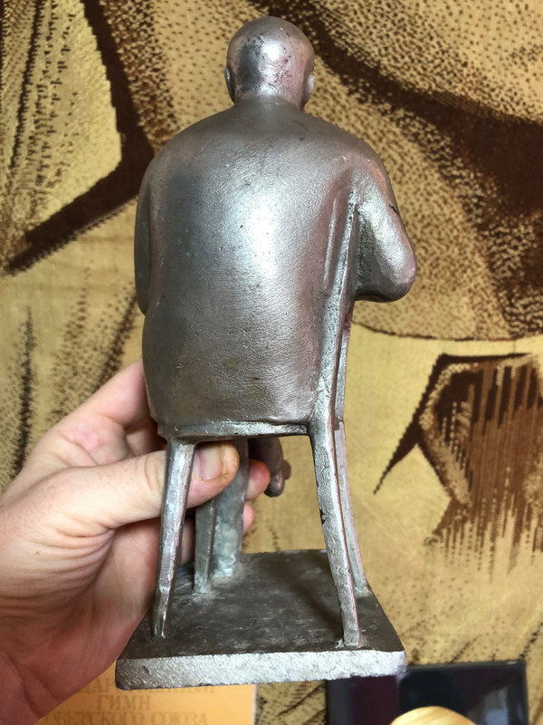 Monumentskulptura Seated Lenin Silumin Statue (Monumentskulptura)