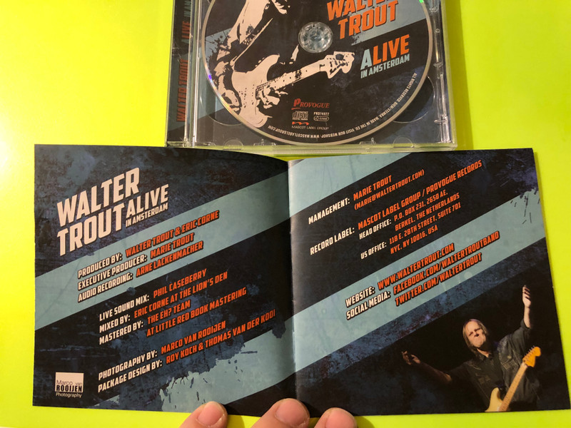 Walter Trout - Alive in Amsterdam Autographed Provogue 2-CD Set (819873013532)