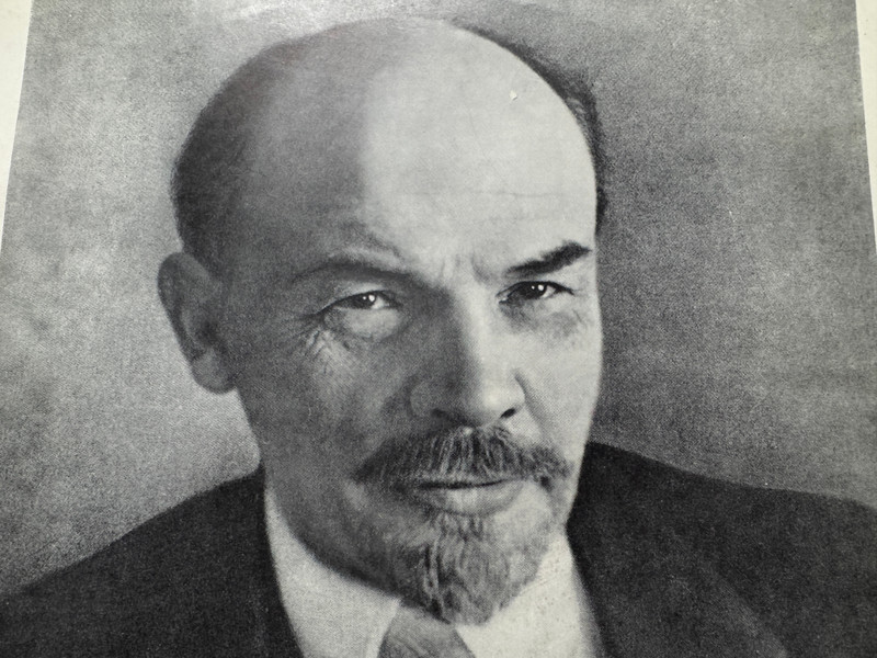 Melodia Melodic Pages from the Life of V. I. Lenin Vinyl Record Set (33Д-013961–4)