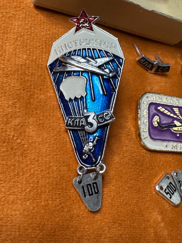 Soviet USSR Civil Aviation & Parachute Instructor Badge Set — DOSAAF / Aeroflot, Mi-6 & Parachutist Instructor, 1960s–1970s