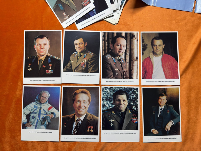 Plakat Publishers Soviet Cosmonauts Vintage Postcard Portfolio (SovietCosmonautsPostcard)