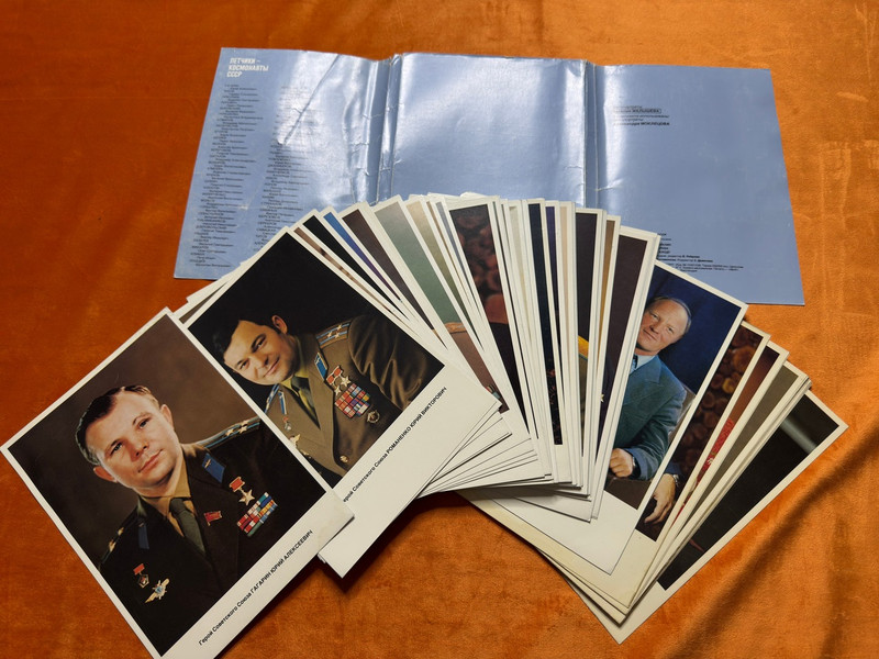 Plakat Publishers Soviet Cosmonauts Vintage Postcard Portfolio (SovietCosmonautsPostcard)