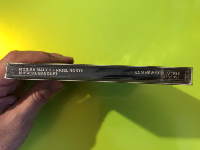 ECM New Series: Monika Mauch & Nigel North — A Musical Banquet (Robert Dowland, 1610) — Audio CD (028947663973) 