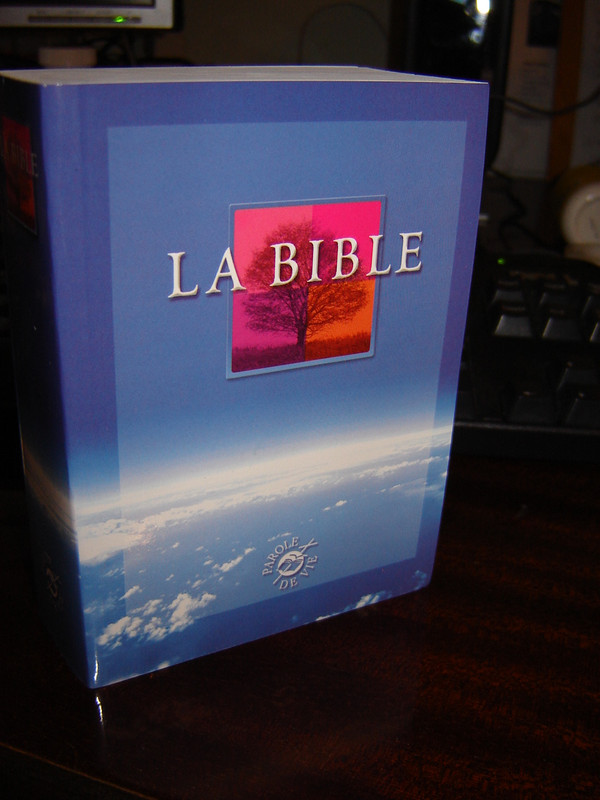 Small French Paperback Bible / La Bible - Ancient Testament avec les livres deuterocanoniques
