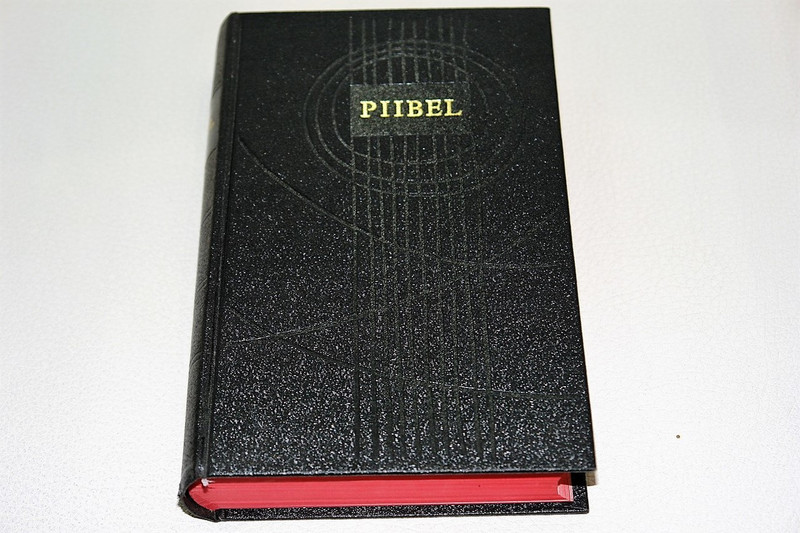 Piibel Vana Ja Uus Testament / The Bible in Estonian RO63 B.F.B.S. 1968 Print / Black Hardcover with Red Edges