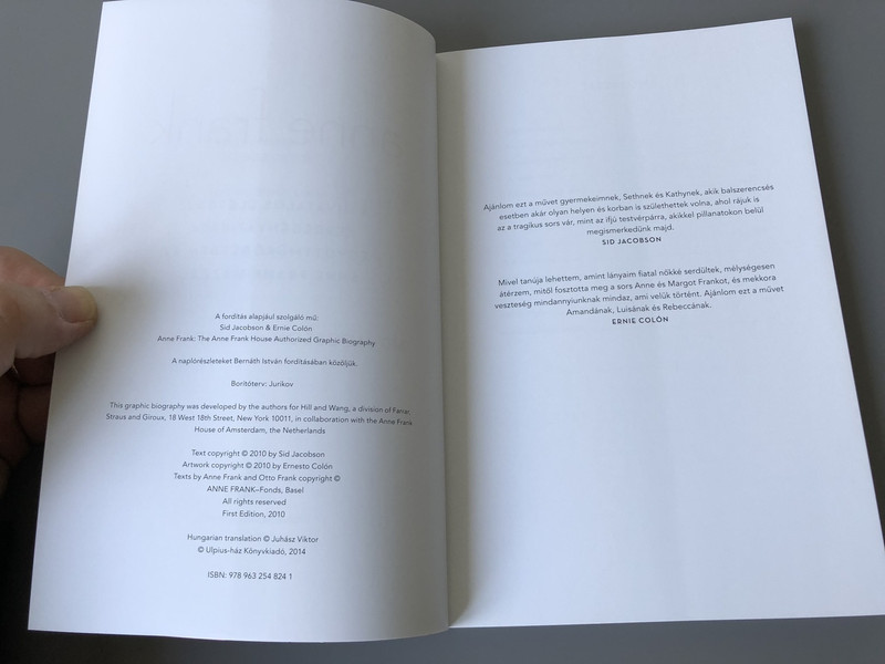 Anne Frank - Az Anne Frank Ház által elfogadott hivatalos életrajz képregényben / Hungarian Language Translation of the Anne Frank