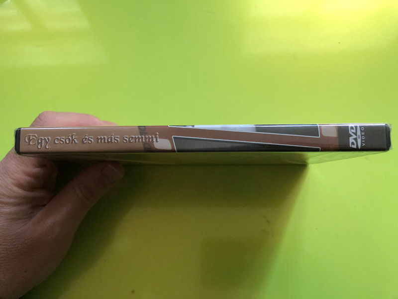 Egy csók és más semmi DVD 1941 / Black and White Hungarian Classic Movie / HUNGARIAN Only Audio (5996051280070)