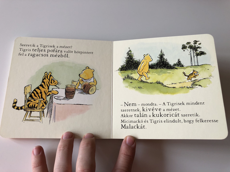 Tigris reggelije - Based on the Winnie - the - Pooh " works by A. A. Milne and E. H. Shepard / Board book / TRASLATED HUNGARIAN LANUAGE EDITION BOOK FOR KIDS (9789631181180)