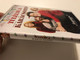 TÚLÉLM A KARÁCSONYT  Surviving Christmas Hungarian Edition  Multiple Audio Options  Cast Ben Affleck, James Gandolfini, Christina Applegate, Catherine O'Hara  DVD Video (5996051322121)