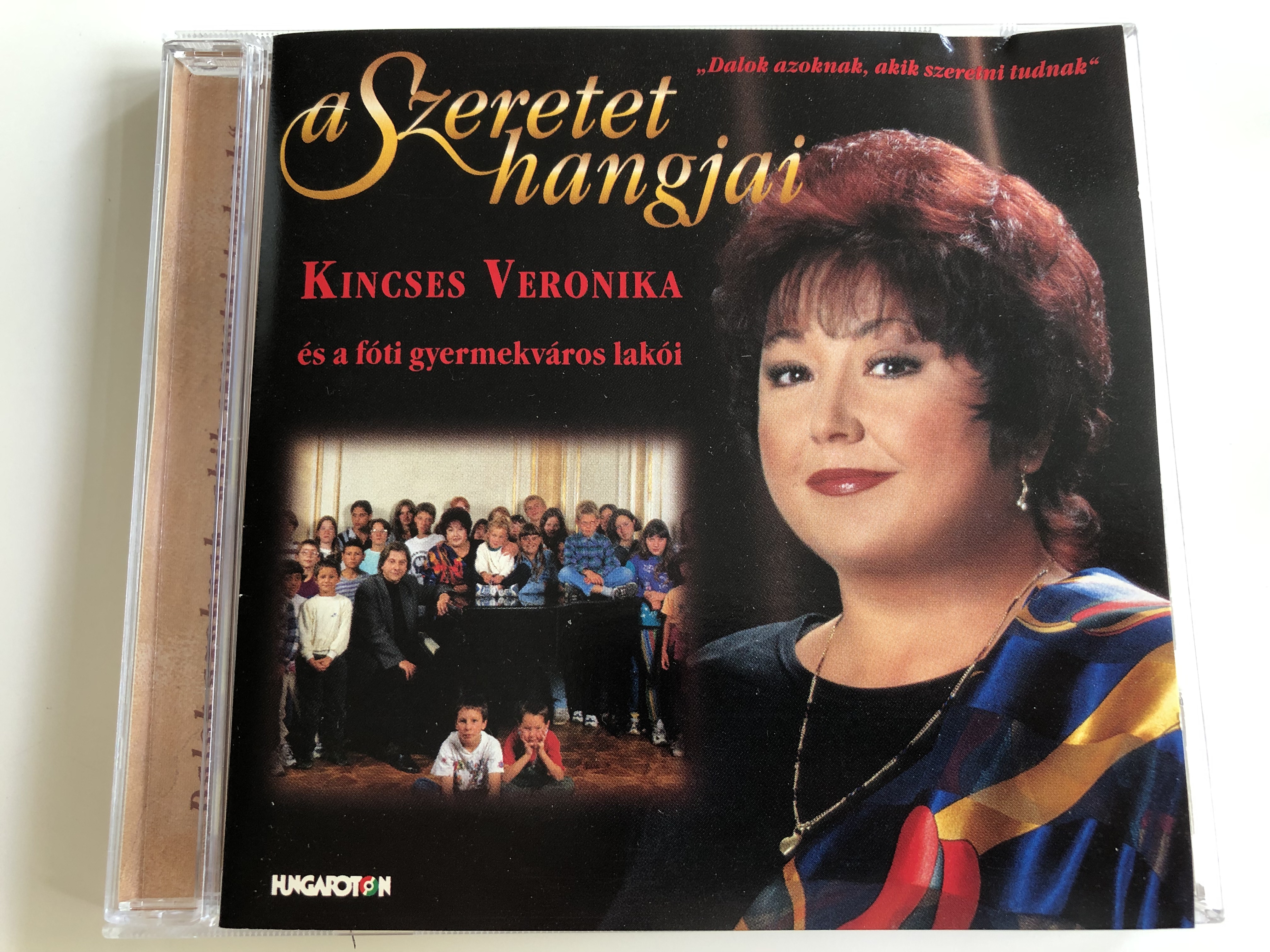 kincses-veronika-s-a-f-ti-gyermekv-ros-lak-i-a-szeretet-hangjai-hungaroton-hcd37938-hungarian-christmas-songs-and-other-popular-songs-1-.jpg