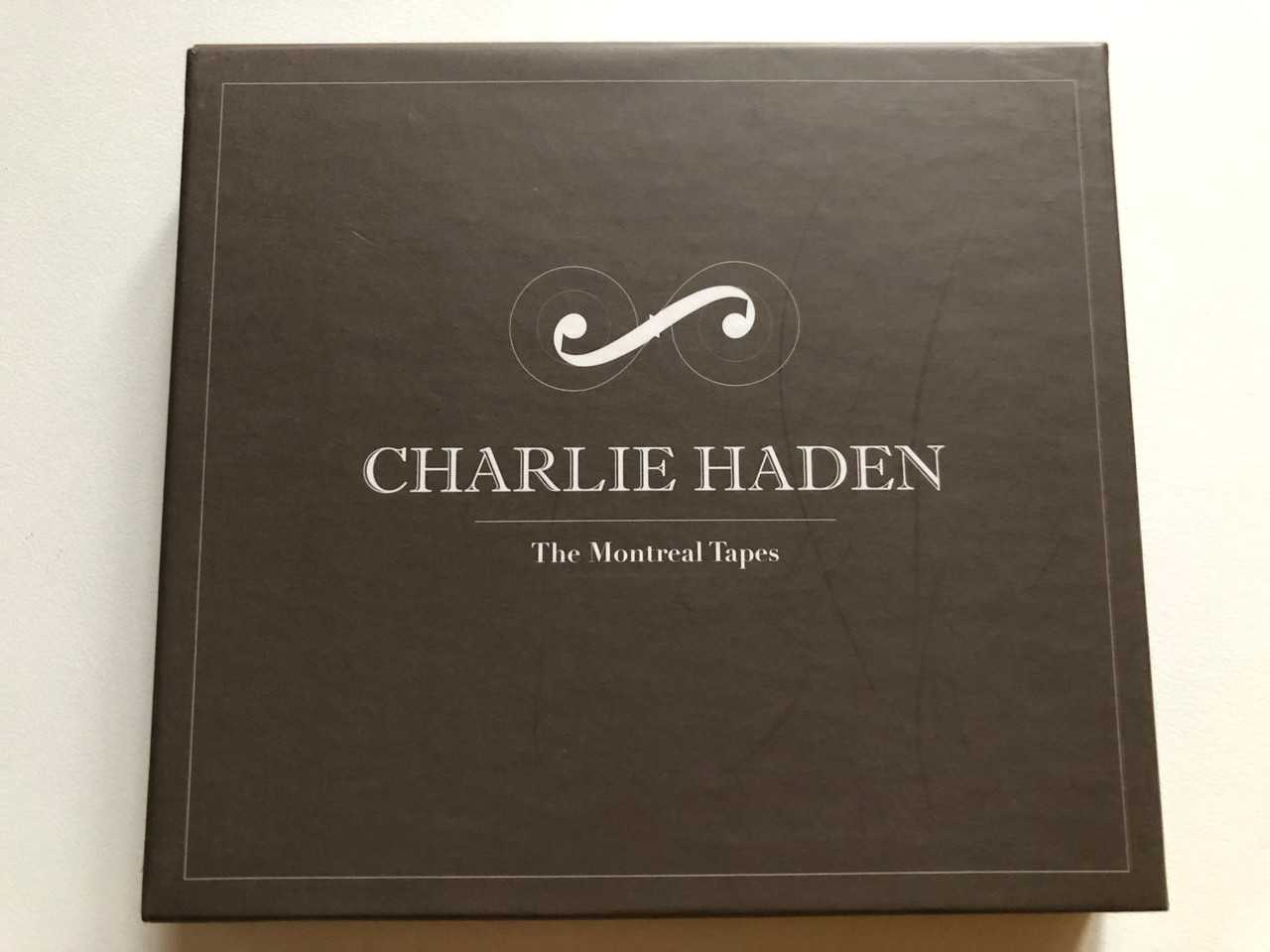 https://cdn11.bigcommerce.com/s-62bdpkt7pb/products/0/images/319638/Charlie_Haden_The_Montreal_Tapes_Verve_Records_6x_Audio_CD_Box_Set_2009_530_999-6_1__73105.1704179766.1280.1280.JPG?c=2