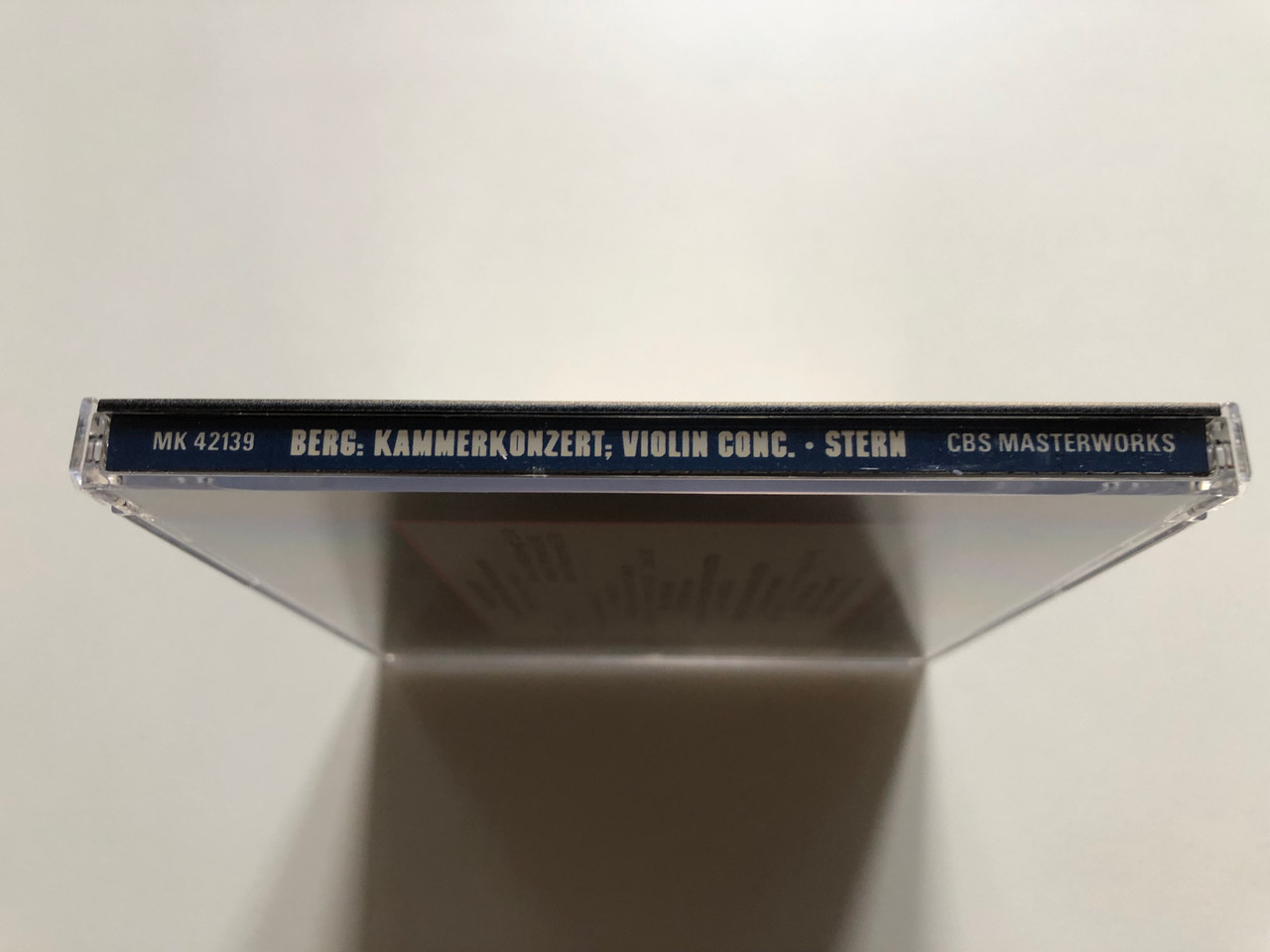 https://cdn11.bigcommerce.com/s-62bdpkt7pb/products/0/images/320612/Isaac_Stern_Albam_Berg_-_Kammerkonzert_Peter_Serkin_London_Symphony_Orchestra_Claudio_Abbado_Violin_Concerto_Leonard_Bernstein_CBS_Masterworks_Audio_CD_1986_MK_42139_3__32319.1704690706.1280.1280.JPG?c=2