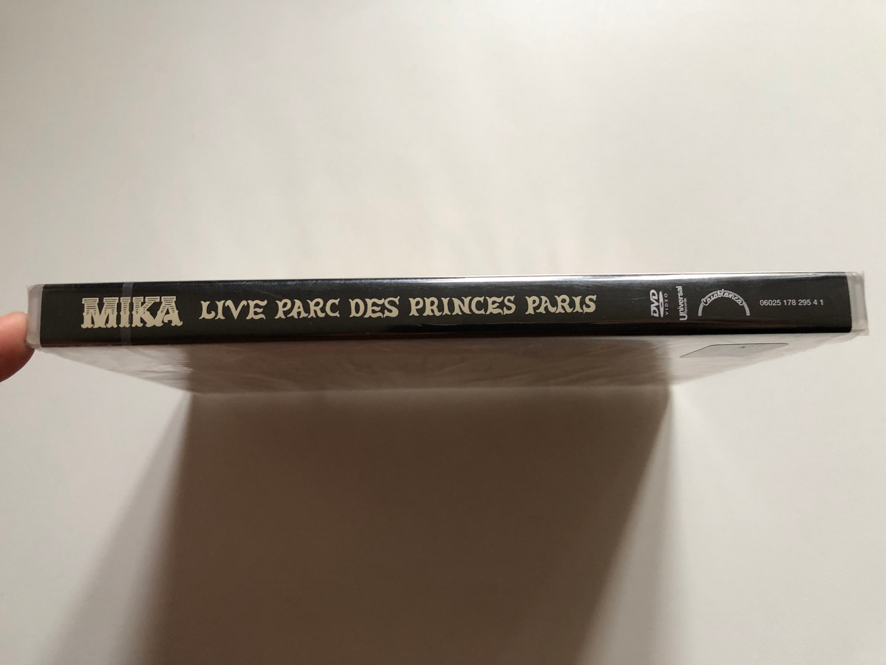 https://cdn11.bigcommerce.com/s-62bdpkt7pb/products/0/images/321930/MIKA_Live_Parc_Des_Princes_Paris_Full_live_show_from_Parc_des_Princes_Stadium_Paris_Including_Brand_New_Track_Rain_Extras_include_making_of_the_show_Documentary_Universal_Records_DV_3__57914.1705593119.1280.1280.JPG?c=2