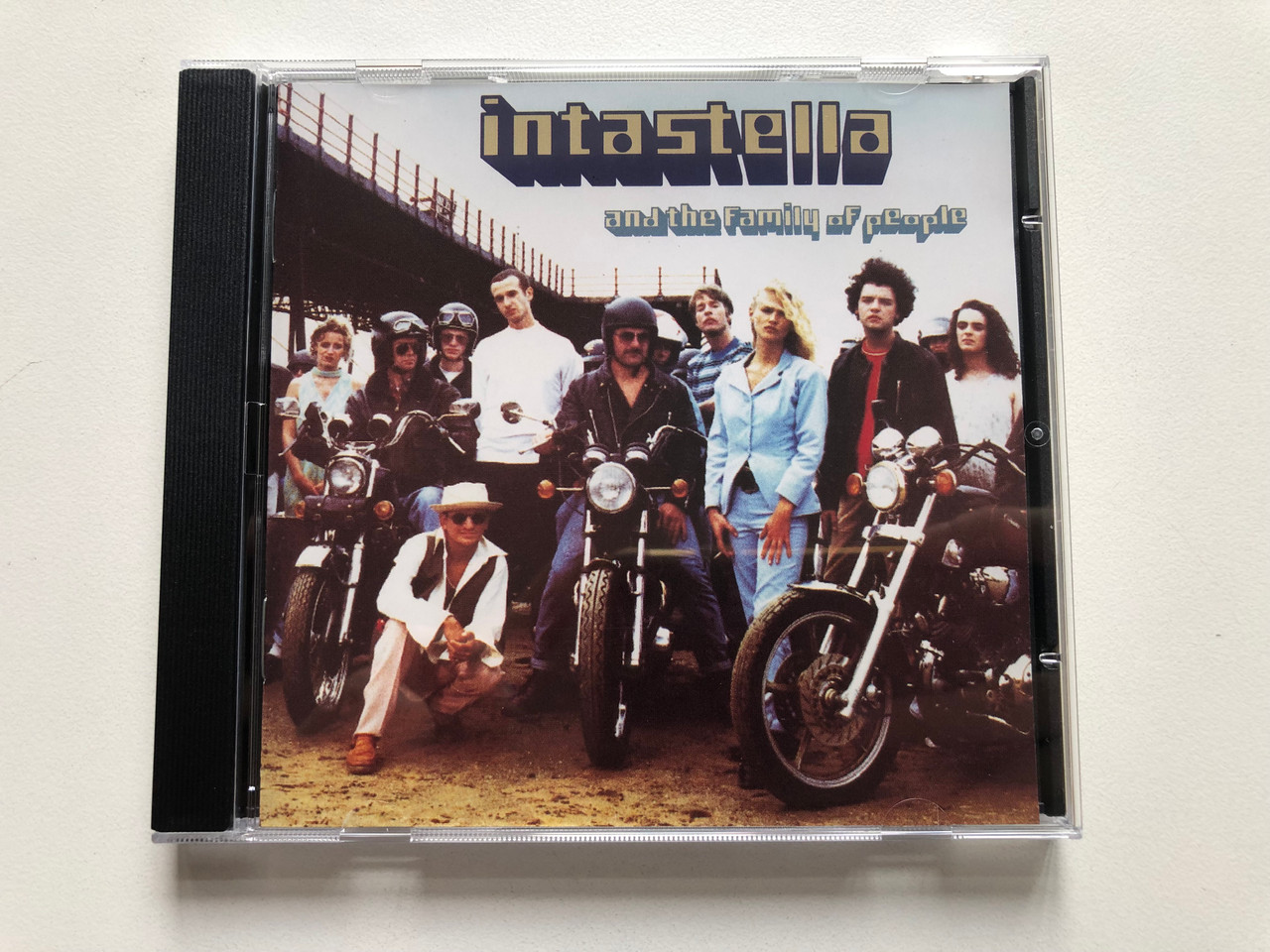 https://cdn11.bigcommerce.com/s-62bdpkt7pb/products/0/images/322363/Intastella_And_The_Family_Of_People_MCA_Records_Audio_CD_1991_MCAD_10422_1__89195.1706167278.1280.1280.JPG?c=2