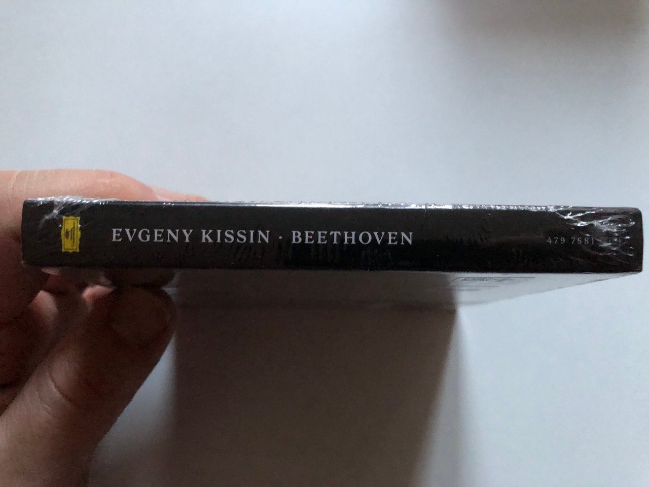 https://cdn11.bigcommerce.com/s-62bdpkt7pb/products/0/images/322686/Evgeny_Kissin_-_Beethoven_Piano_Sonata_No._3_No._14_Moonlight_No._23_Appassionata_No._26_Les_Adieux_No._32_32_Variations_in_C_minor_Deutsche_Grammophon_2x_Audio_CD_2017_4_3__59108.1706607217.1280.1280.JPG?c=2
