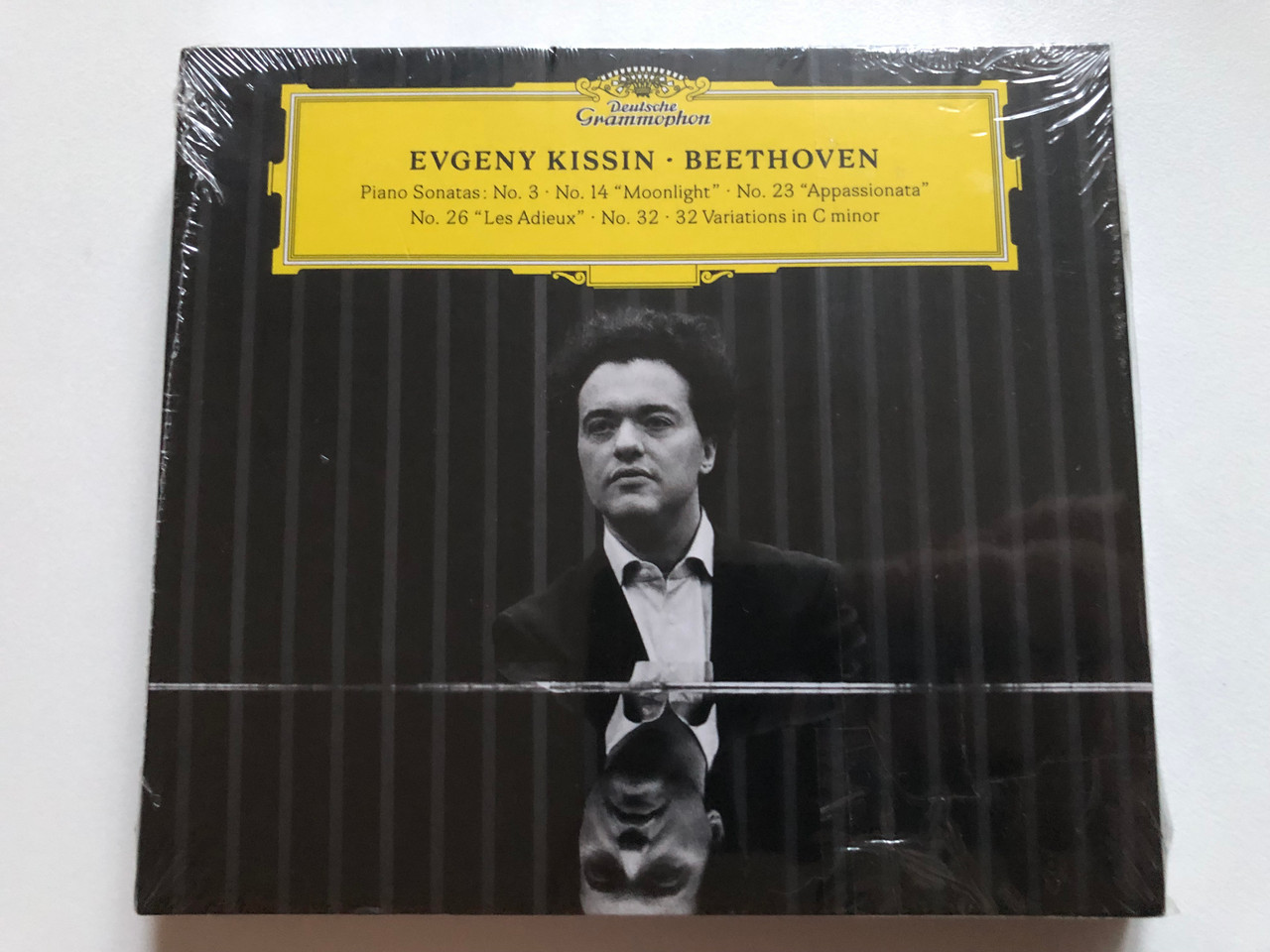 https://cdn11.bigcommerce.com/s-62bdpkt7pb/products/0/images/322688/Evgeny_Kissin_-_Beethoven_Piano_Sonata_No._3_No._14_Moonlight_No._23_Appassionata_No._26_Les_Adieux_No._32_32_Variations_in_C_minor_Deutsche_Grammophon_2x_Audio_CD_2017_479_1__38716.1706607235.1280.1280.JPG?c=2