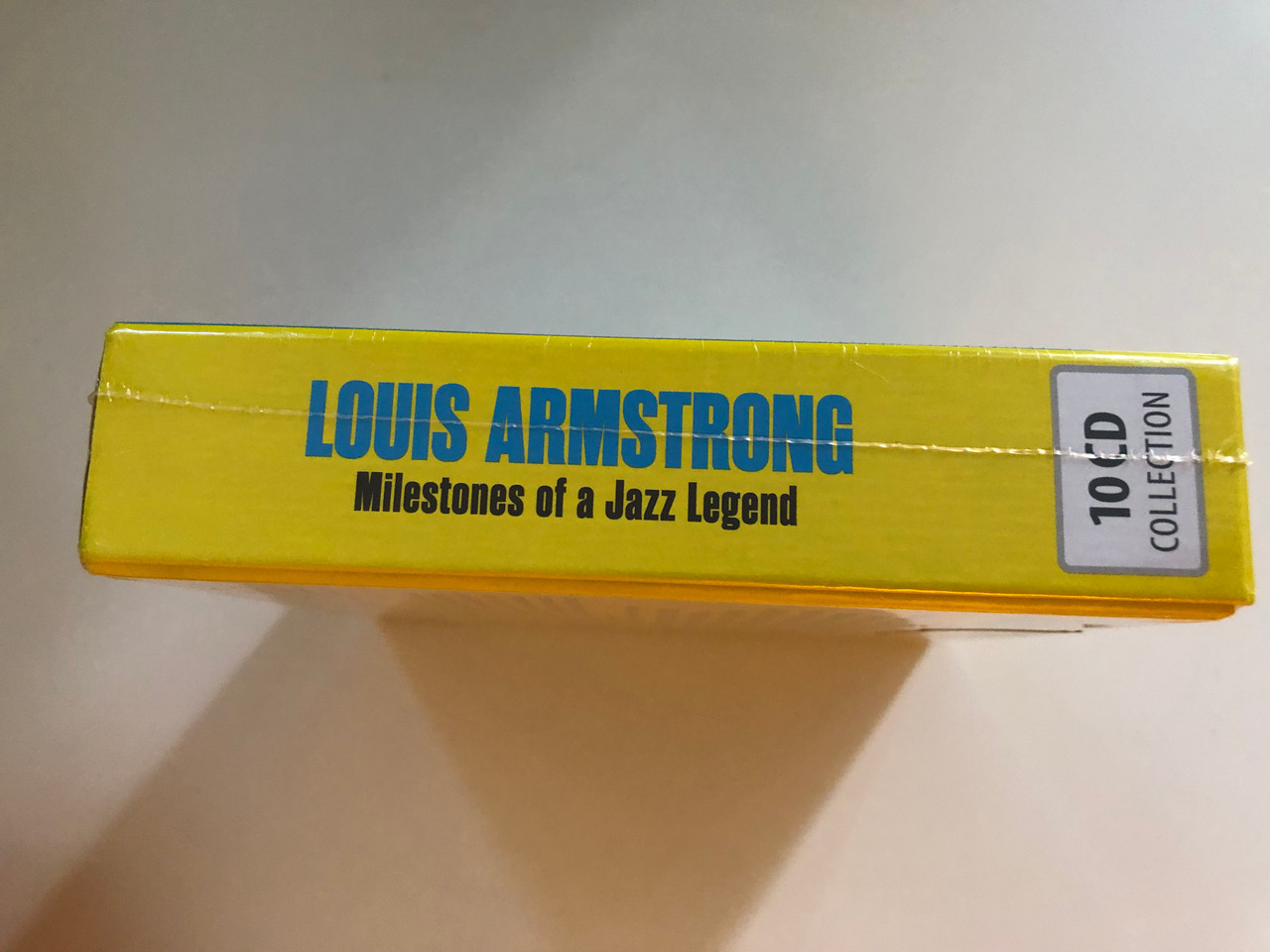 https://cdn11.bigcommerce.com/s-62bdpkt7pb/products/0/images/323541/Louis_Armstrong_-_Milestones_of_a_Jazz_Legend_Classics_Rarities_17_Original_Albums_On_10_CDs_Documents_10x_Audio_CD_Box_Set_600486_3__86953.1707123520.1280.1280.JPG?c=2