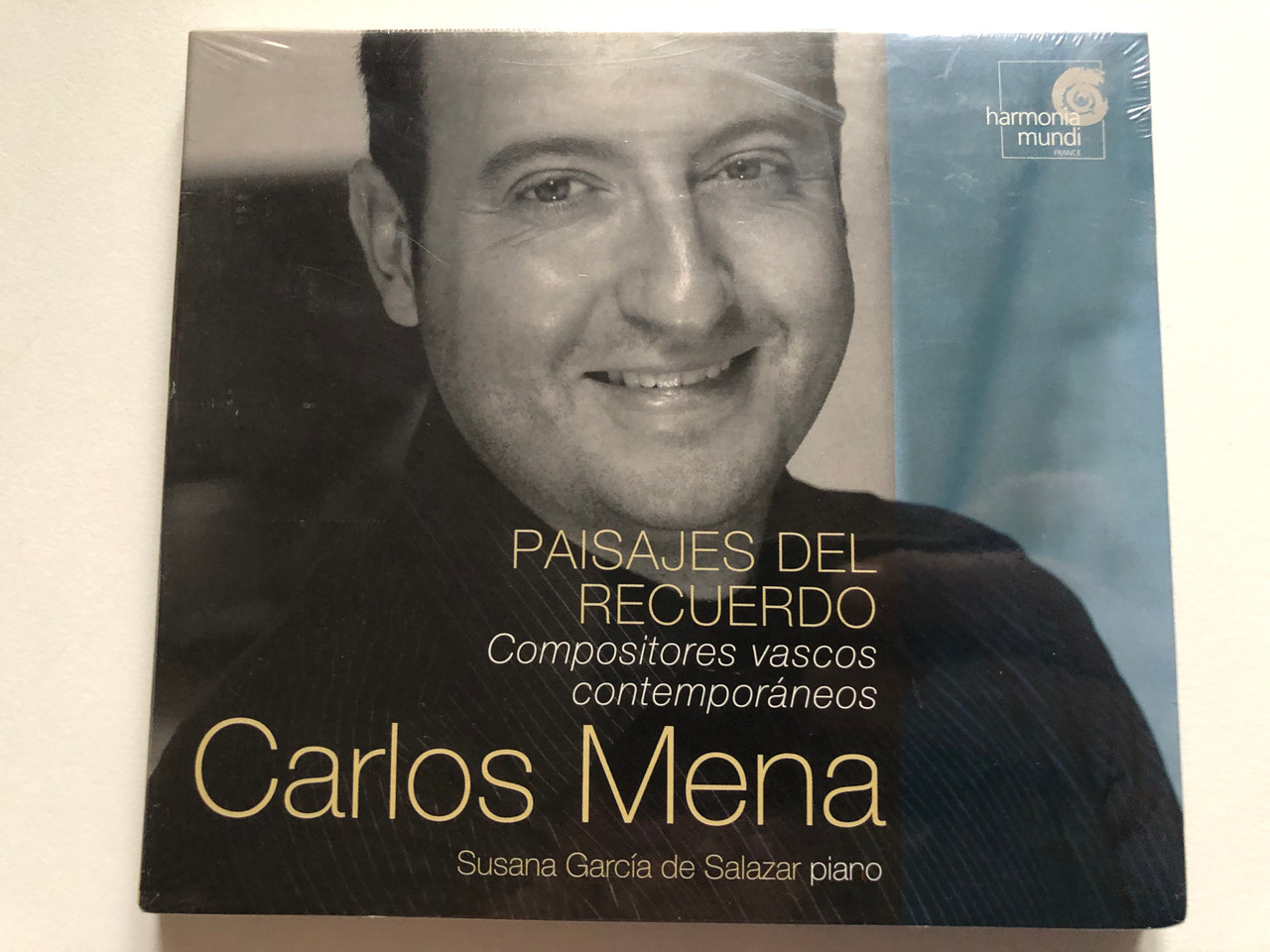 https://cdn11.bigcommerce.com/s-62bdpkt7pb/products/0/images/323638/Carlos_Mena_Susana_Garca_de_Salazar_piaro_-_Paisajes_Del_Recuerdo_Compositores_Vascos_Contemporneos_Harmonia_Mundi_France_Audio_CD_HMI_987073_1__71298.1707211228.1280.1280.JPG?c=2