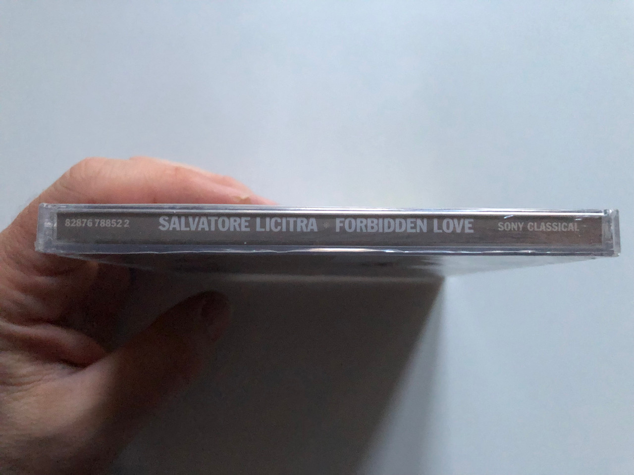 https://cdn11.bigcommerce.com/s-62bdpkt7pb/products/0/images/325113/Salvatore_Licitra_Forbidden_Love_Sony_Classical_Audio_CD_2006_82876_78852_2_3__43331.1708579580.1280.1280.JPG?c=2